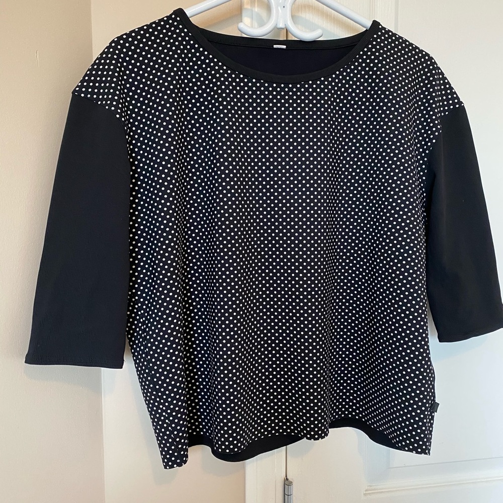 Lululemon Out Of This World Tee - Size 12